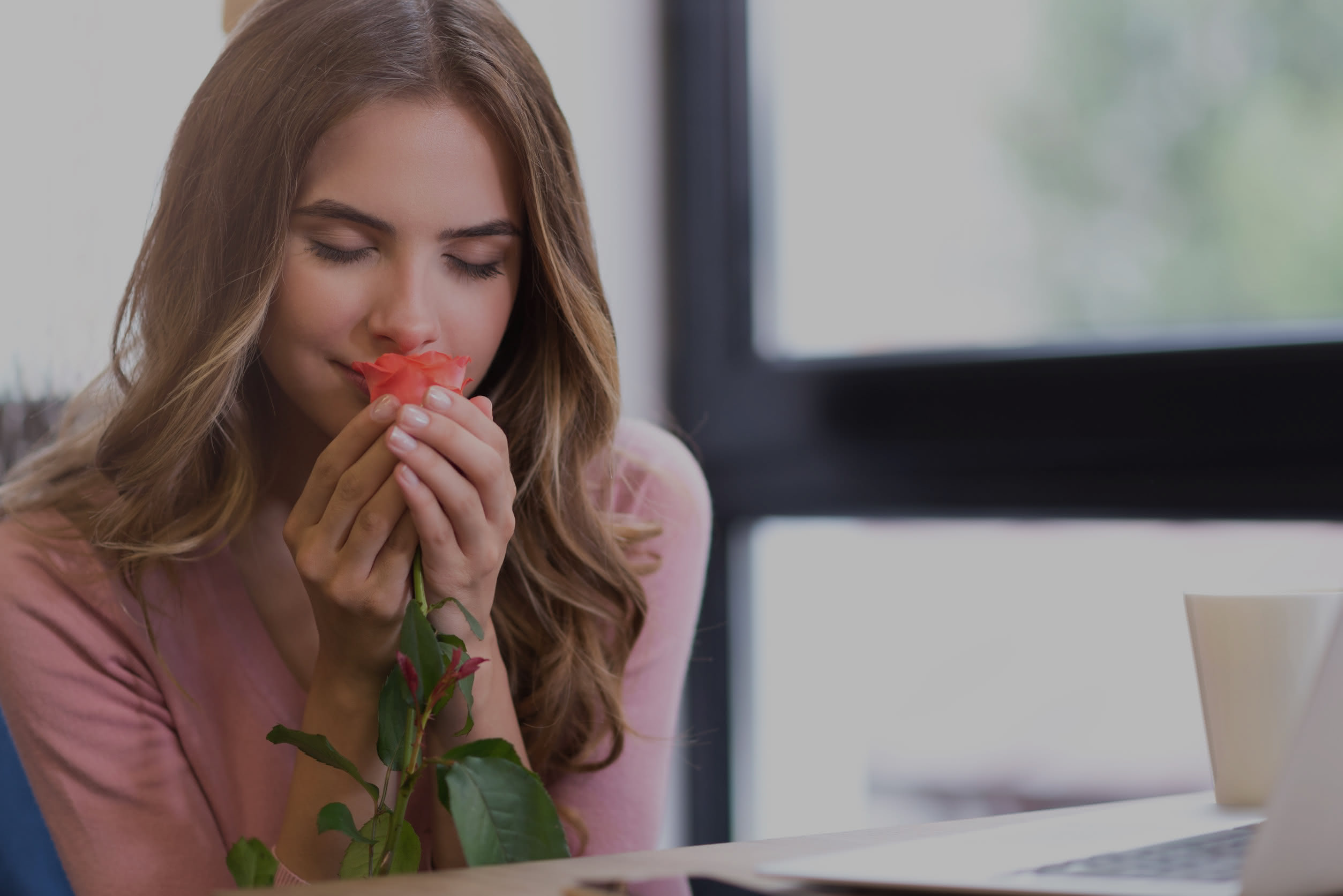 Descubre el origen del Día Internacional de la Mujer y regala flores a las mujeres de tu vida