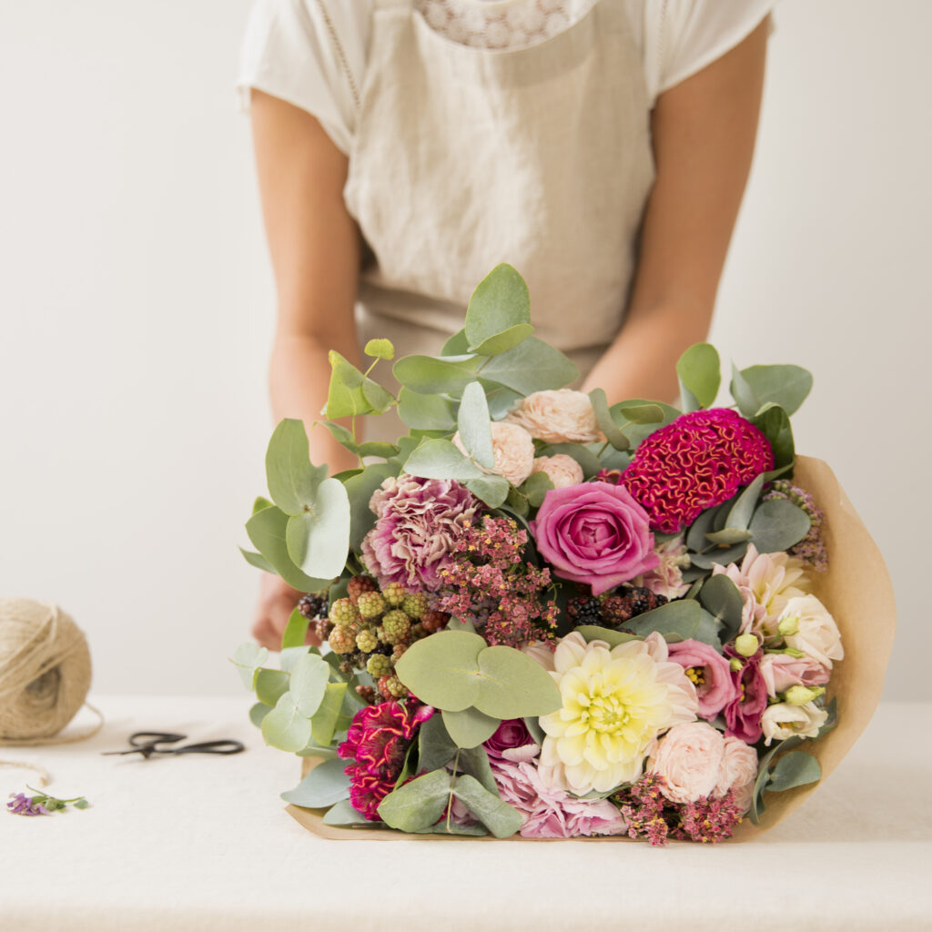 Flores secas: cuáles son las mejores, cómo decorar con ellas y cómo  hacerlas en casa