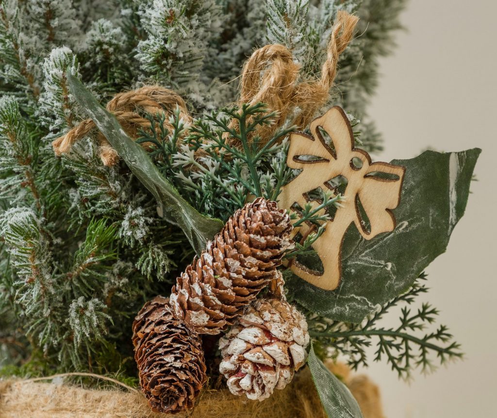 Árbol de navidad con decoración manualidades