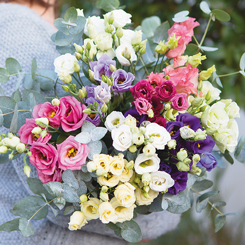 Ramo con lisianthus de colores