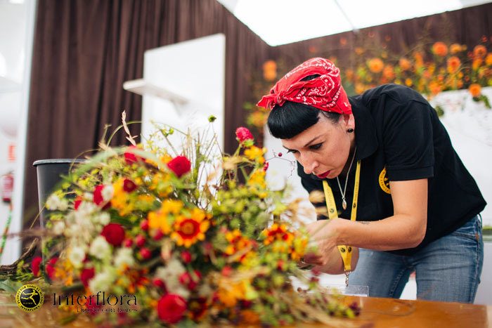 NEUS UNGE interflora