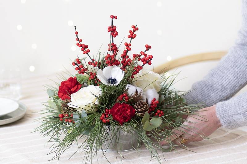 Decoración de mesas de Navidad con centros florales