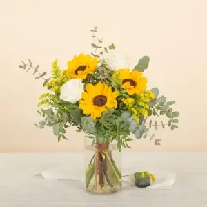 Girasoles y Rosas Blancas