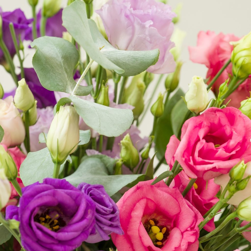 Centros de mesa con lisianthus​